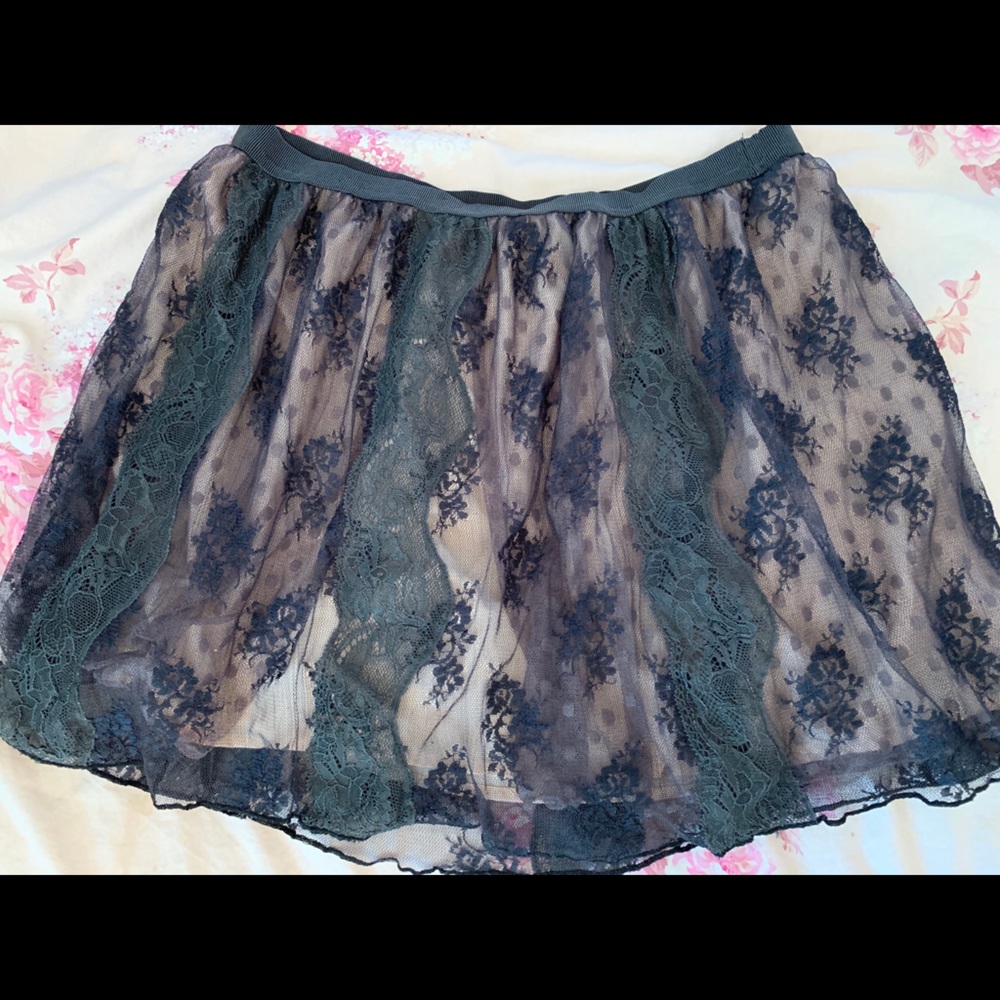 Lace skirt